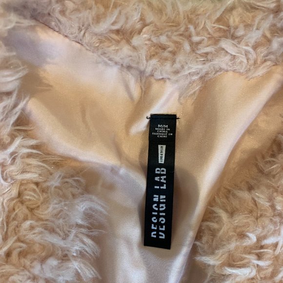 Design Lab Faux Fur Light Pink Vest - Size M - Picture 2 of 3